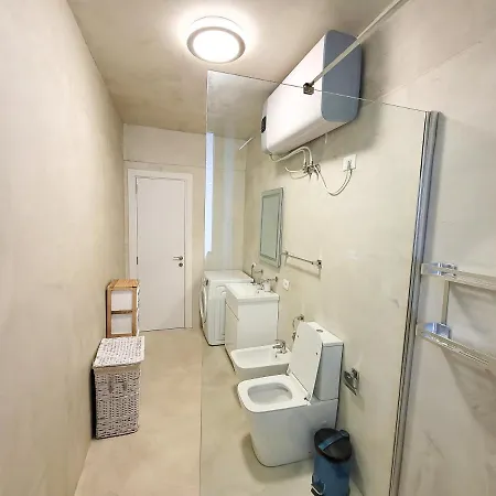 Modern 2br At Zogu I Boulevard - 아파트