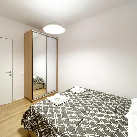 아파트 Modern 2br At Zogu I Boulevard - 티라나