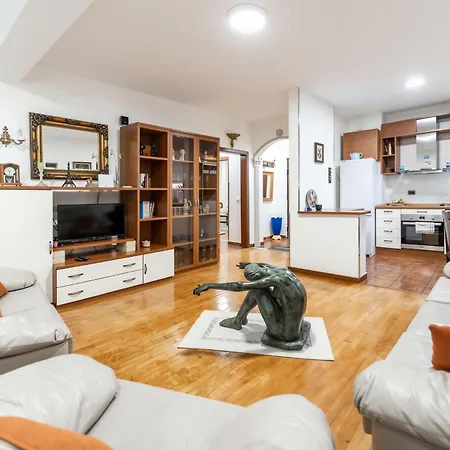 Apartment We Blloku 2br Tirana