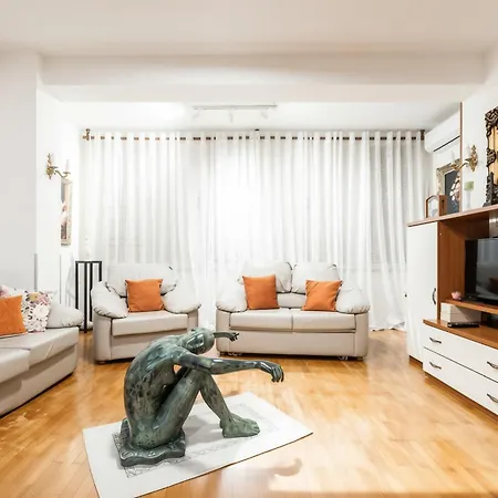 Apartment We Blloku 2br Tirana