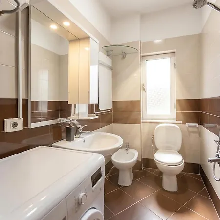 Apartment We Blloku 2br Tirana