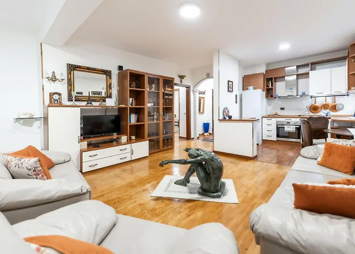 Apartment We Blloku 2br Tirana